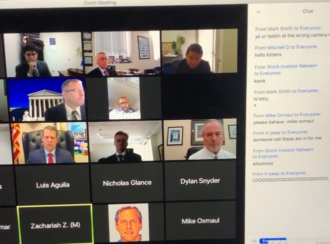 quay roi khi hop qua Zoom anh 1