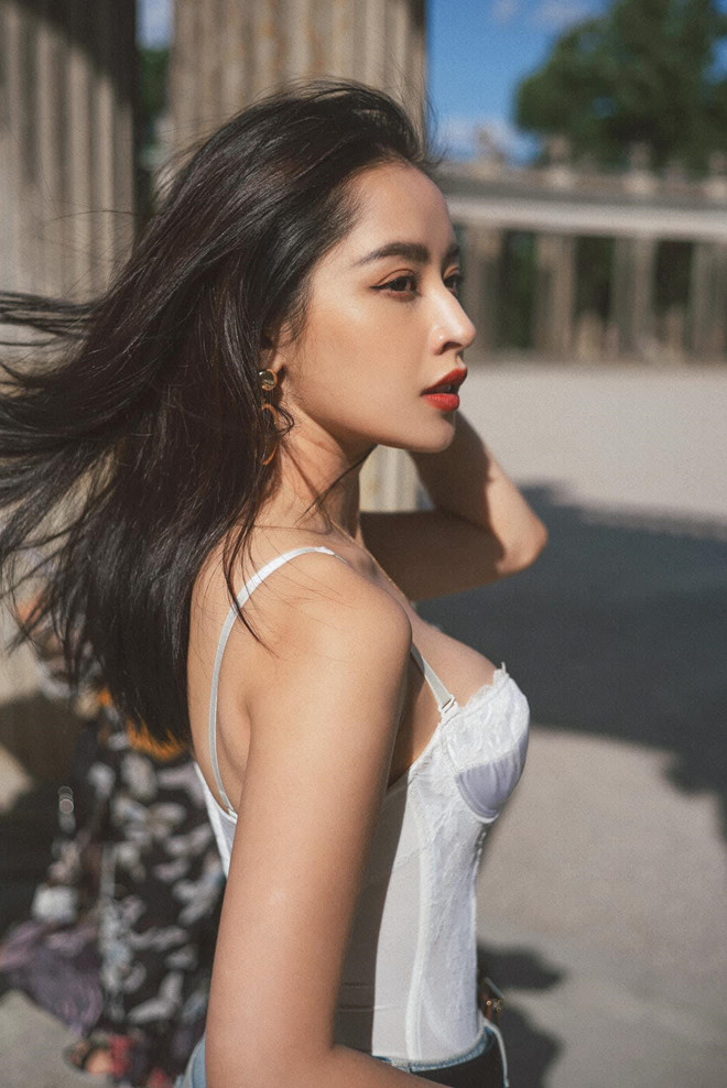 Chi Pu ngay cang tao bao, nghien khoe vong mot goi cam hinh anh 2