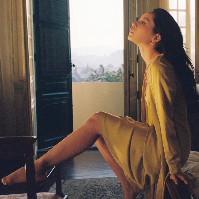 Chi Pu nghien dang anh sexy, khoe vong mot hinh anh 7 4ba4ee6f_0c80_41db_9b77_b624fe63fcbf.jpg