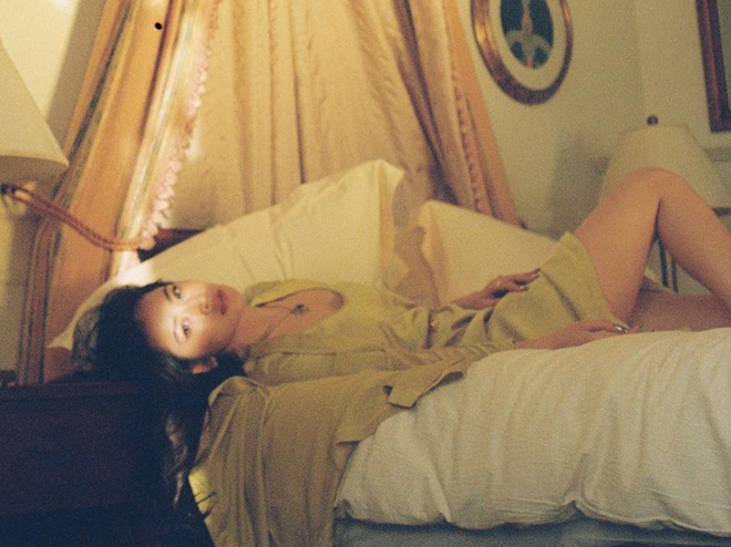 Chi Pu nghien dang anh sexy, khoe vong mot hinh anh 10 bd463a43_ecbb_4946_8dc7_894070a5f3ec.jpg