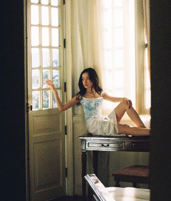 Chi Pu nghien dang anh sexy, khoe vong mot hinh anh 3 fb35a36a_fb77_4dc4_81fa_323a0718944f.jpg