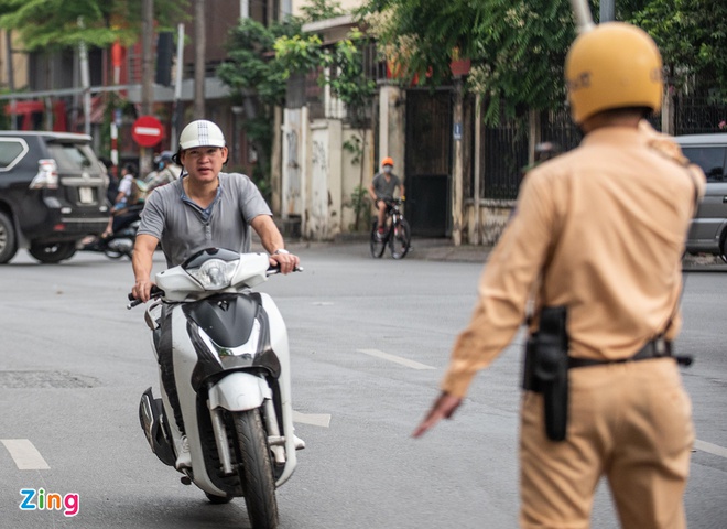 Doi mu bao hiem kem co bi xu phat anh 2