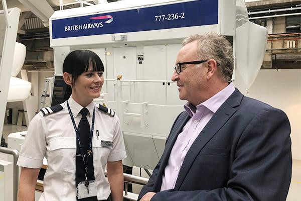 Chi phi dao tao mot phi cong chuyen nghiep o chau Au cao co nao? hinh anh 1