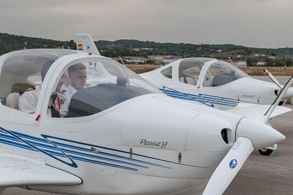 Chi phi dao tao mot phi cong chuyen nghiep o chau Au cao co nao? hinh anh 8