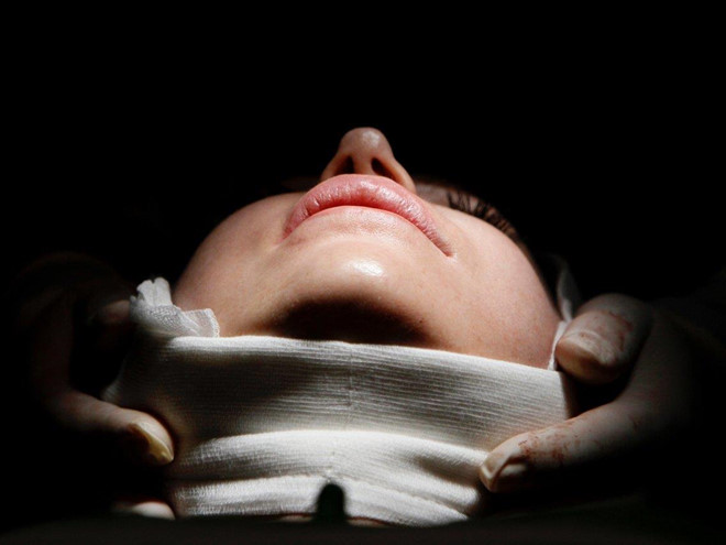 Phu nu Han dua nhau phau thuat tham my de lam tiep vien hang khong hinh anh 11