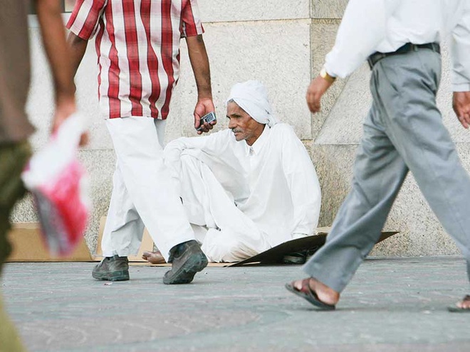 Dang cap an xin tai Dubai - o khach san 5 sao, kiem 73.500 USD/thang hinh anh 2