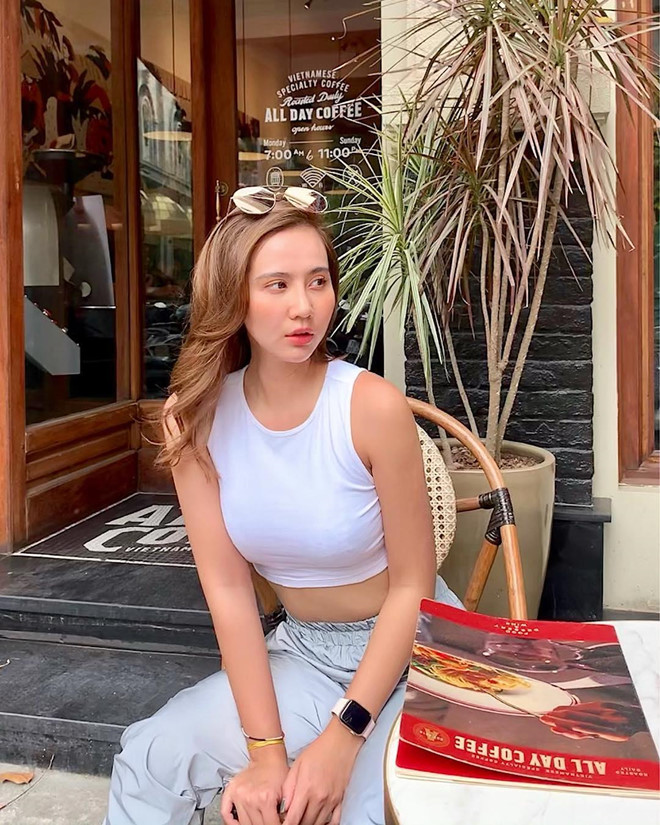 Sau ly hon, dan cuu hot girl ngay cang chuong phong cach goi cam hinh anh 1