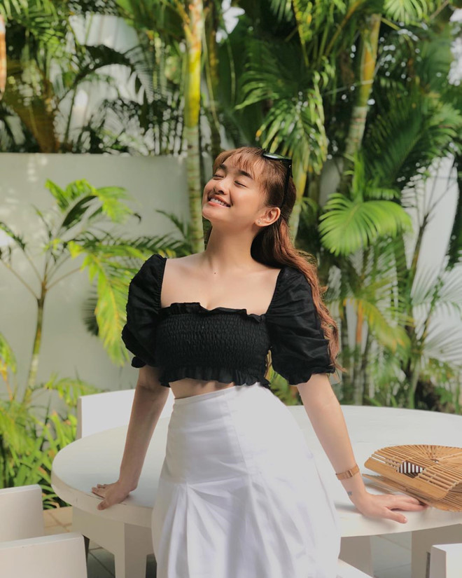 Kaity Nguyen thich dien vay ao cup nguc khoe vong mot hinh anh 4