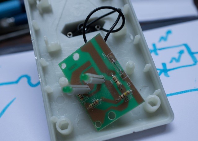 Nguoi dan mua thiet bi tiet kiem dien anh 2