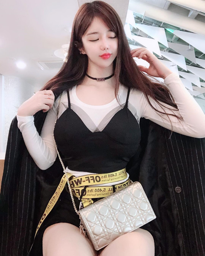 Ve nong bong cua chan dai Han Quoc bi phat tan video sex o nhom chat hinh anh 6