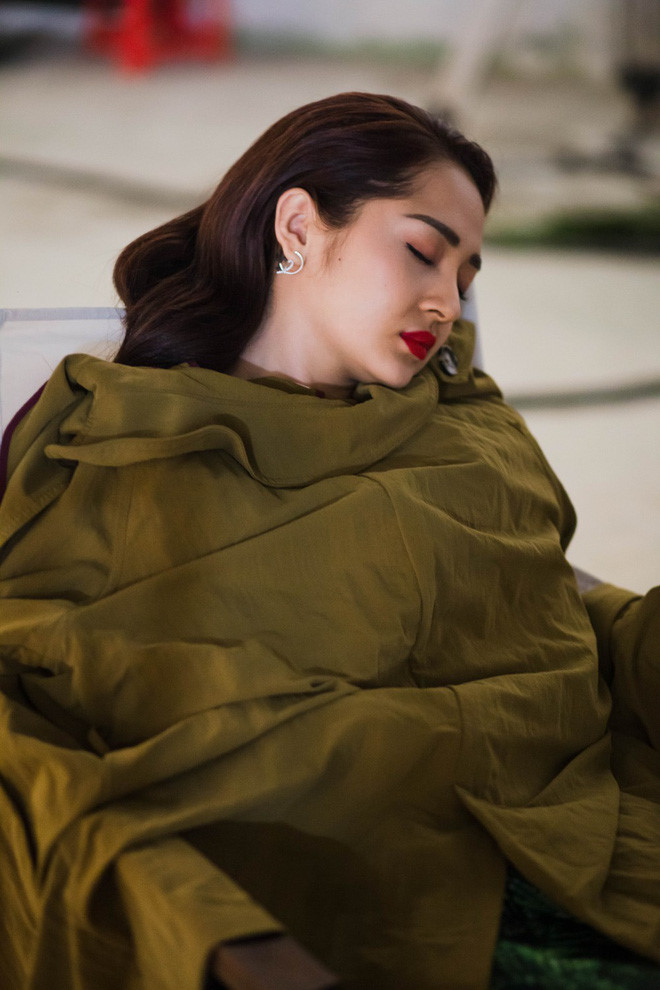 Minh Tuyet, Hoai Linh, Son Tung va sao Viet ngat xiu vi lao luc hinh anh 5