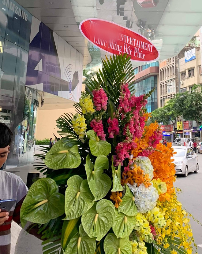 Quan ly cua Huong Ly xin loi Duc Phuc sau loi to vo on hinh anh 1