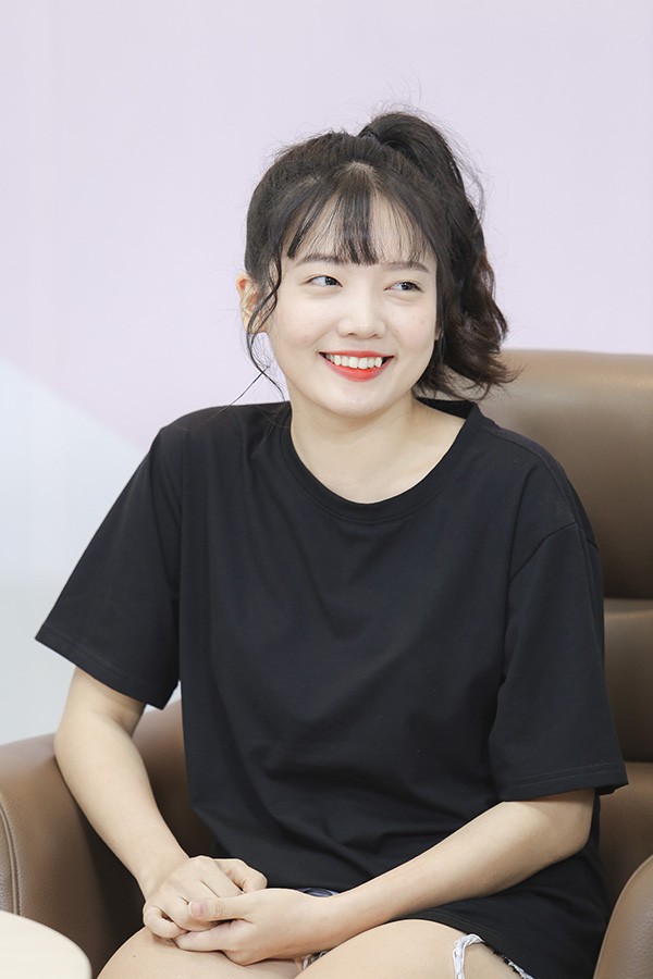 Nhan sac 2 em gai lai Han Quoc cua Hari Won hinh anh 5