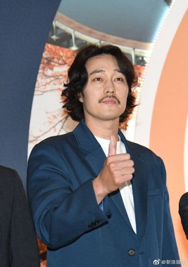 Ve ngoai thay doi theo thoi gian cua tai tu 'Giay thuy tinh' hinh anh 17