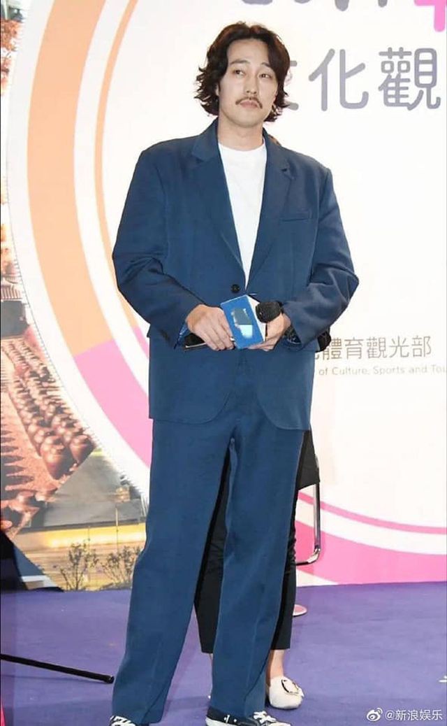 Ve ngoai thay doi theo thoi gian cua tai tu 'Giay thuy tinh' hinh anh 19