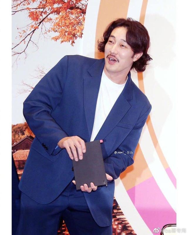 Ve ngoai thay doi theo thoi gian cua tai tu 'Giay thuy tinh' hinh anh 18