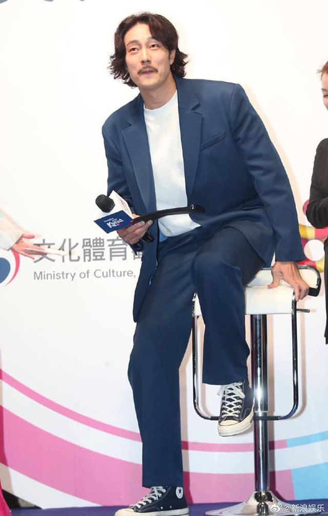 Ve ngoai thay doi theo thoi gian cua tai tu 'Giay thuy tinh' hinh anh 20