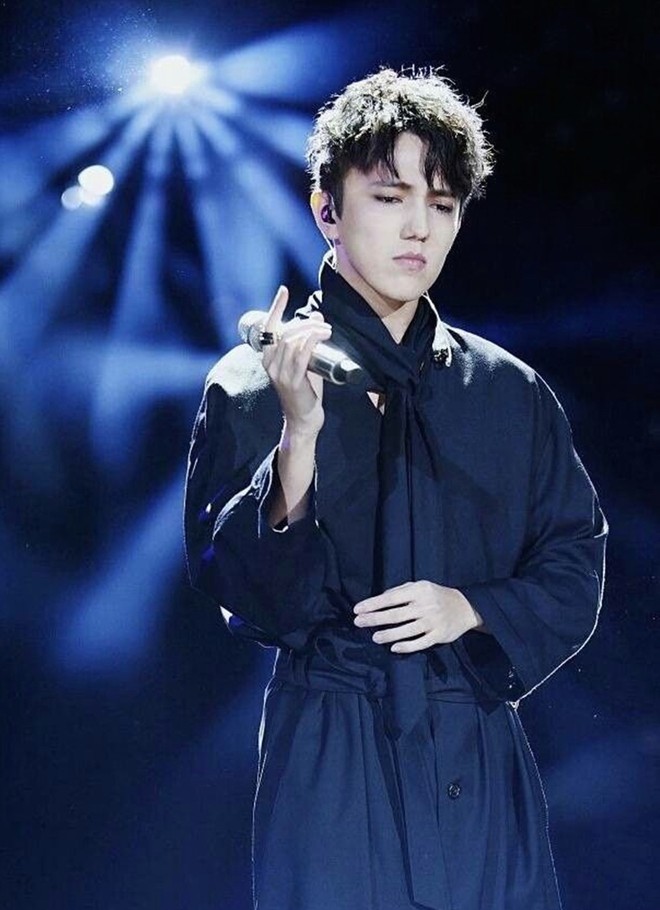 Son Tung M-TP lot vao top 100 nam than dep nhat chau A hinh anh 13