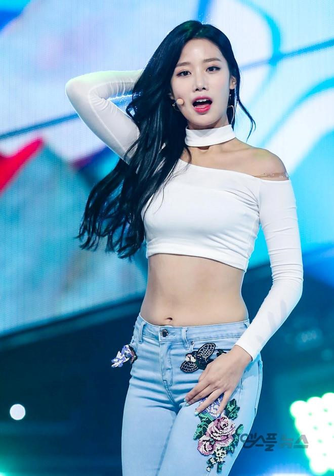 Nhung sao Han bi chi trich vi mac ho hang, phan cam hinh anh 4