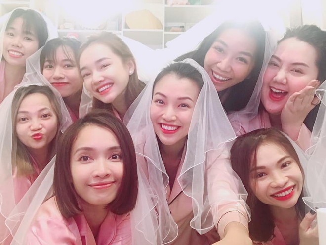 Chan dung ban trai ngoai quoc cua Hoang Oanh hinh anh 6