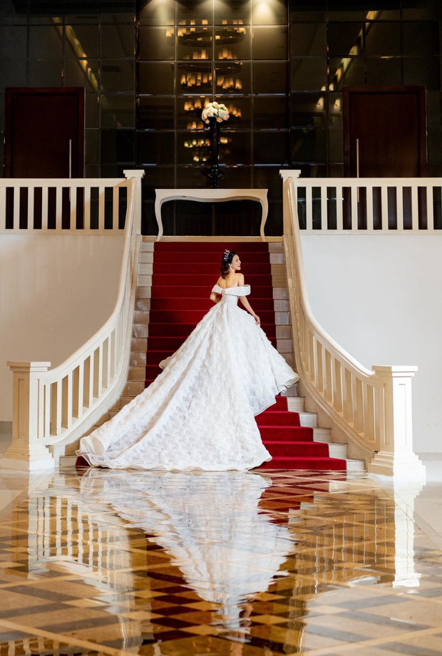 Chan dung ban trai ngoai quoc cua Hoang Oanh hinh anh 7