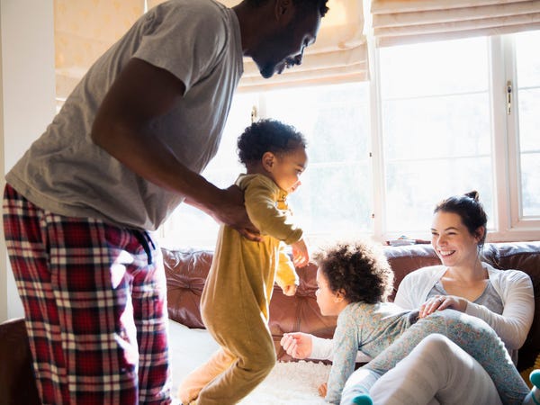 Nguoi My duoi 40 tuoi ngap trong no, phu thuoc vao cha me hinh anh 8 61.jpg