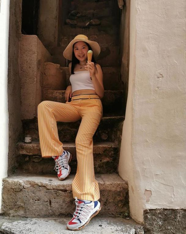 Con gai Chan Tu Dan so huu voc dang nhu nguoi mau o tuoi 15 hinh anh 2