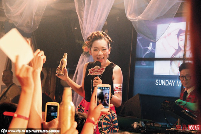 Nhung hoa hau, a hau Hong Kong mat tat ca vi doi tu phong tung hinh anh 2