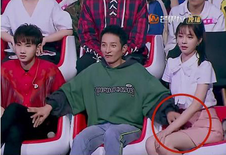 Nhung canh phan cam cua gioi nghe si tren song truyen hinh Trung Quoc hinh anh 7