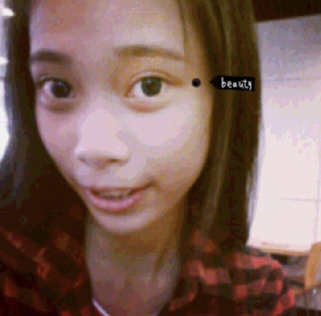 Anh qua khu cua hot girl khien phi cong TQ bi cam bay vinh vien hinh anh 8