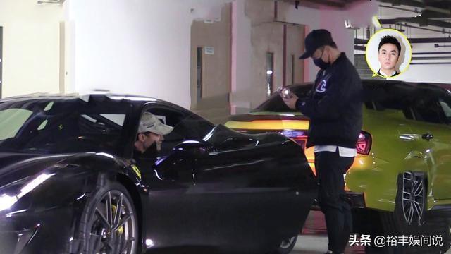 Vi sao Thich Tieu Long song xa hoa du het thoi o tuoi 31? hinh anh 2 b89bde21213b4aa48d5d6ab1fd79ccbb_(1).jpg