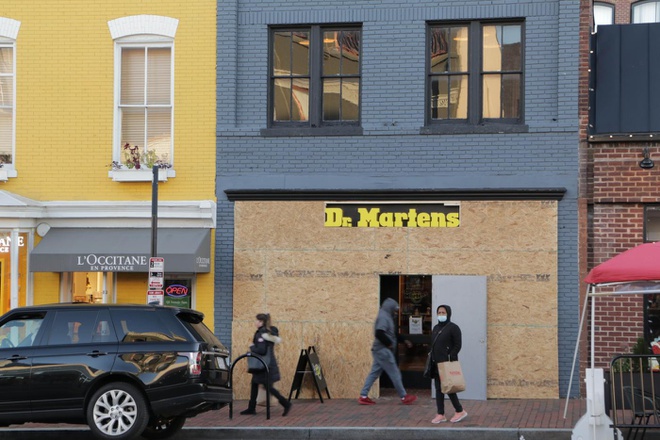 Apple Store tai My lap van go phong bao loan sau bau cu tong thong anh 11