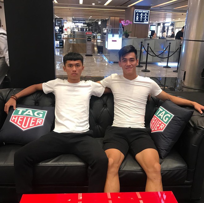 Cau thu Tien Linh ngoai doi mac do nam tinh, it dung hang hieu hinh anh 6