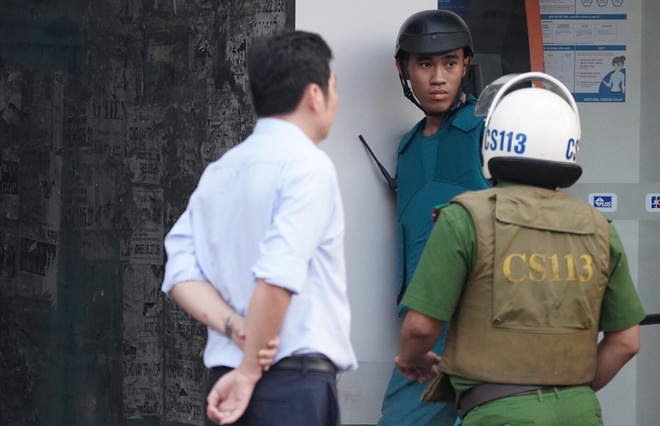 Thanh nien ngao da cam sung co thu o TP.HCM hinh anh 2 co_thu_bia.jpg