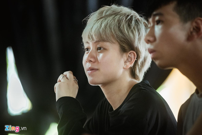 Bao Han 'Ve nha di con' gian di quay lai truong hoc hinh anh 2