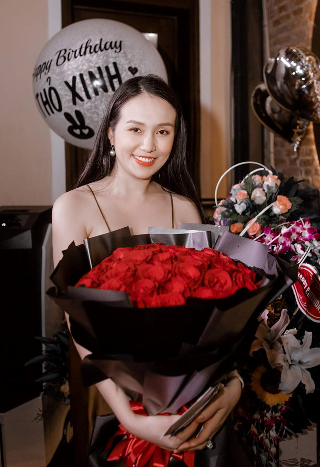 Vo mang bau lan ba, Tuan Hung to chuc sinh nhat ngot ngao hinh anh 3