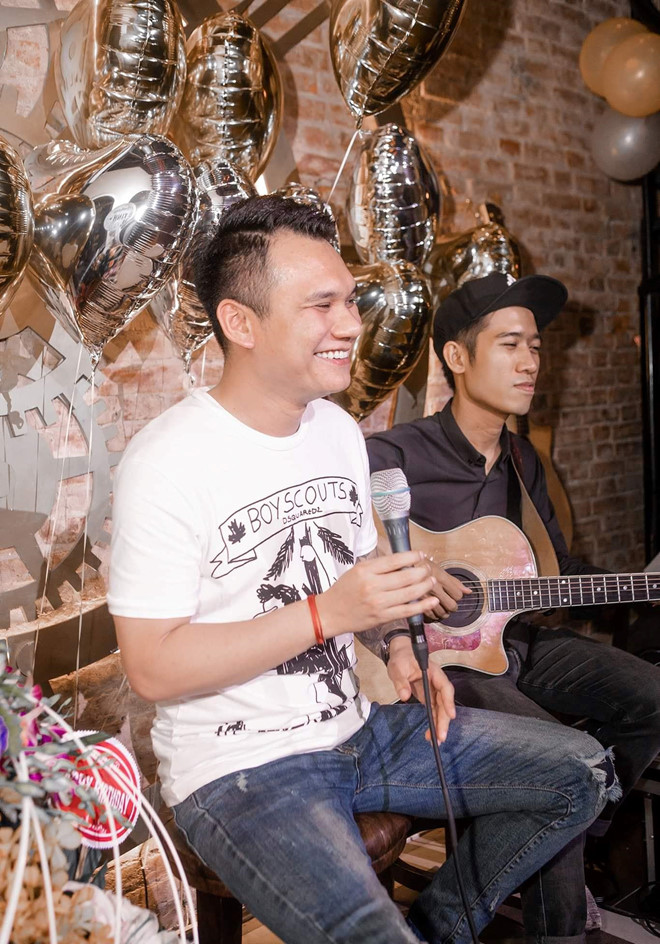 Vo mang bau lan ba, Tuan Hung to chuc sinh nhat ngot ngao hinh anh 7