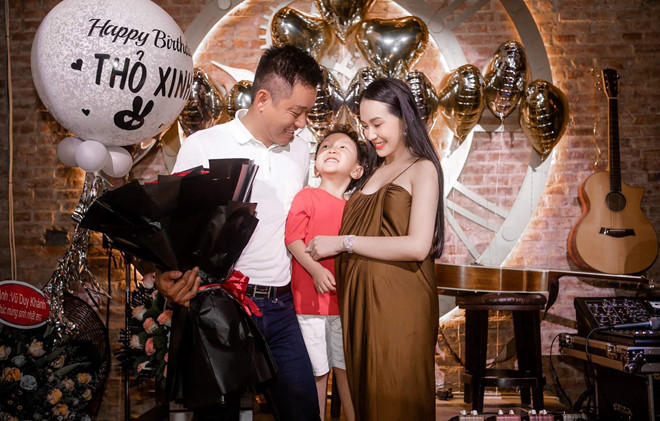 Vo mang bau lan ba, Tuan Hung to chuc sinh nhat ngot ngao hinh anh 5