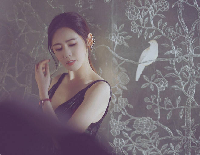 My nhan 'So Luu Huong' - be boi anh nong va doi tu vien man hinh anh 8