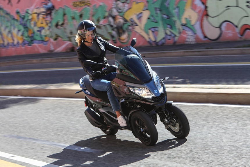 moto 3 banh cua Johnny Tri Nguyen anh 4