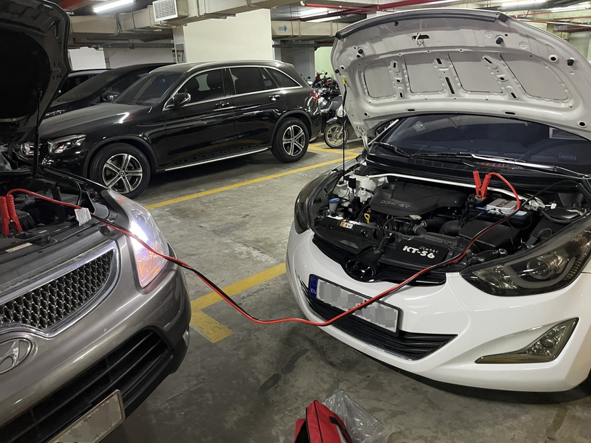 xe chet binh ac-quy anh 1