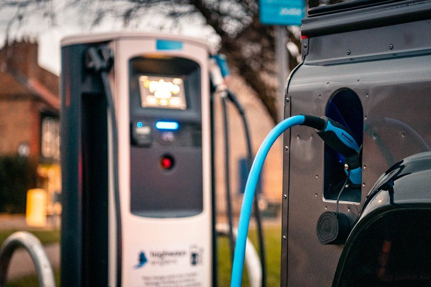 Ban tai dien Land Rover Defender anh 5