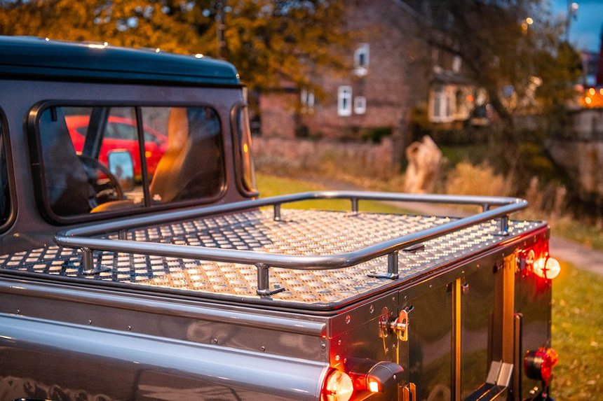 Ban tai dien Land Rover Defender anh 9