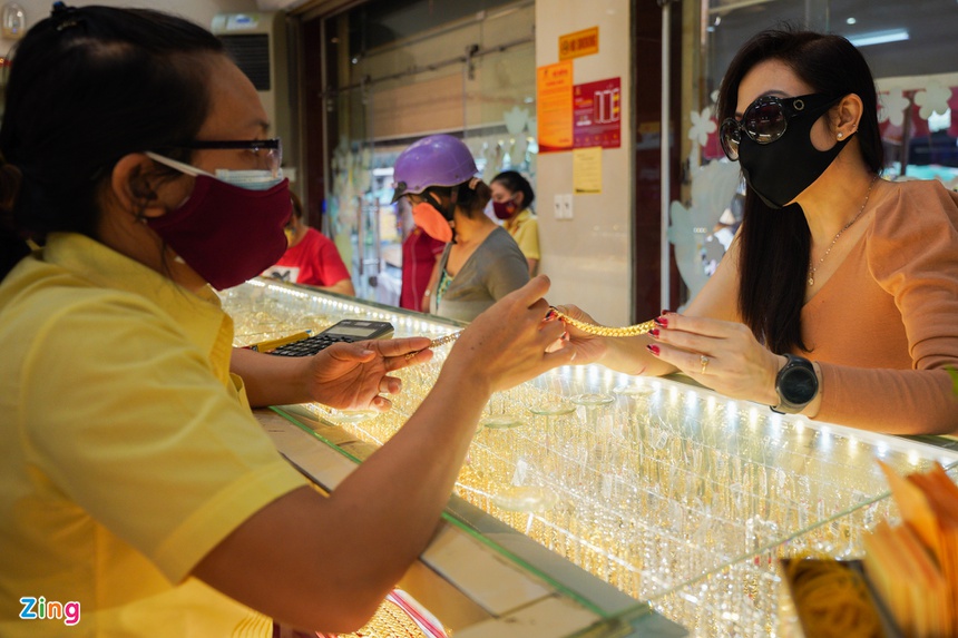 Co nen mua vang luc nay anh 1