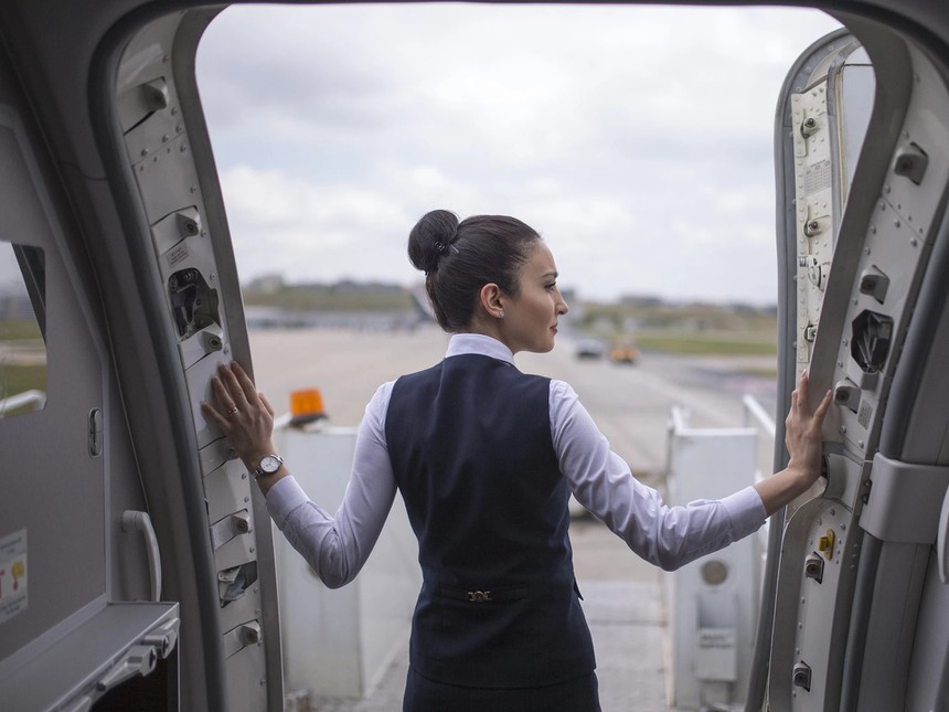 Yeu cau ky quac cua gioi nha giau khi di may bay anh 2