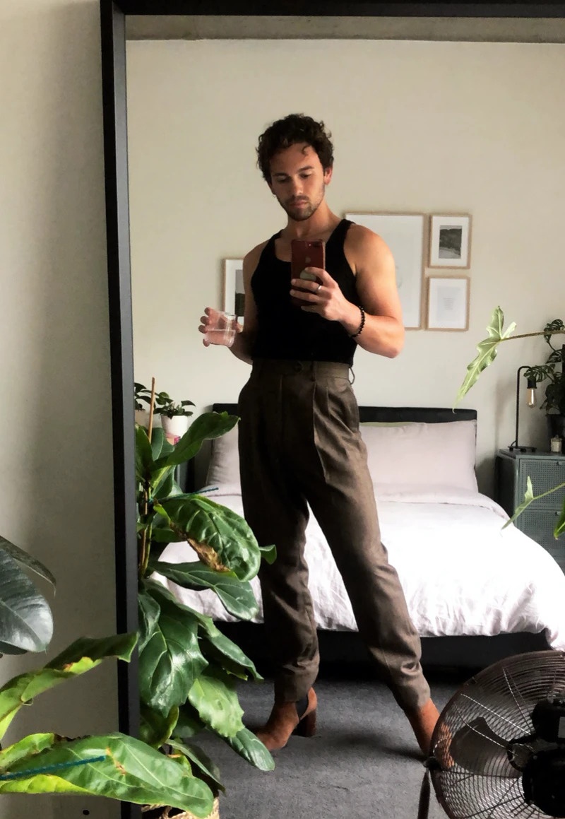 nam gioi di giay cao got anh 1