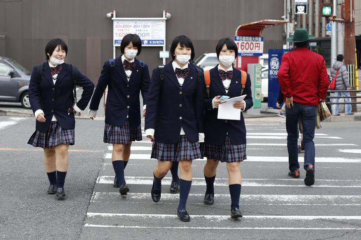 Trọn bộ ảnh nữ sinh du học Nhật mặc váy ngắn đẹp dễ thương | Hình Gái Xinh