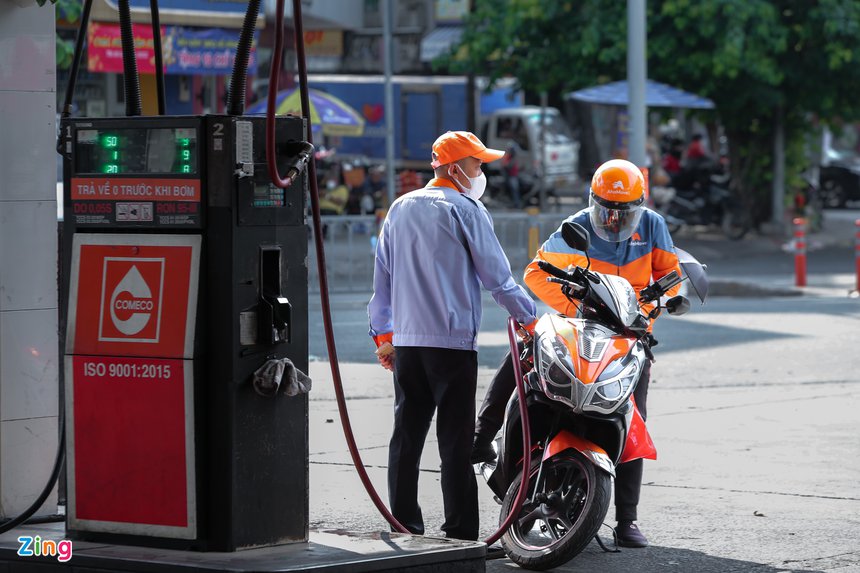 gia xang tiep tuc tang manh anh 2