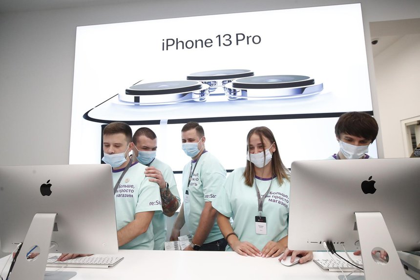 gia dien thoai o Nga tang anh 2