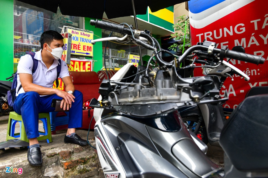 nguoi dan di sua xe, Ha Noi noi long gian cach anh 9